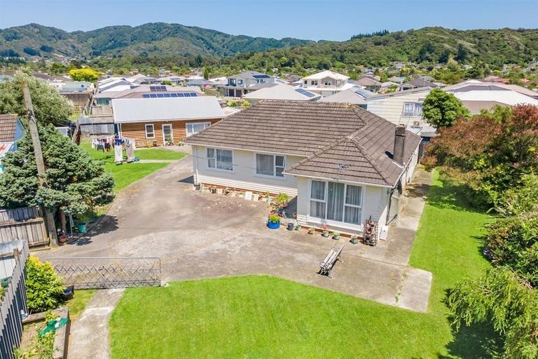 Photo of property in 29 Ruthven Road, Wainuiomata, Lower Hutt, 5014