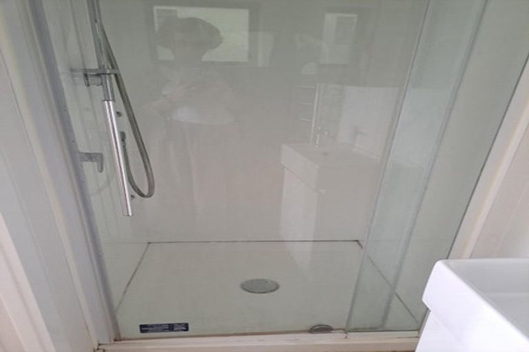 Photo of property in 20-22 Austin Road, Greenhithe, Auckland, 0632