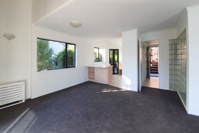 Photo of property in 27 Reserve Terrace, Lyttelton, 8082
