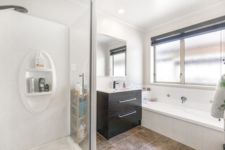 Photo of property in 99 Doncaster Drive, Papamoa Beach, Papamoa, 3118