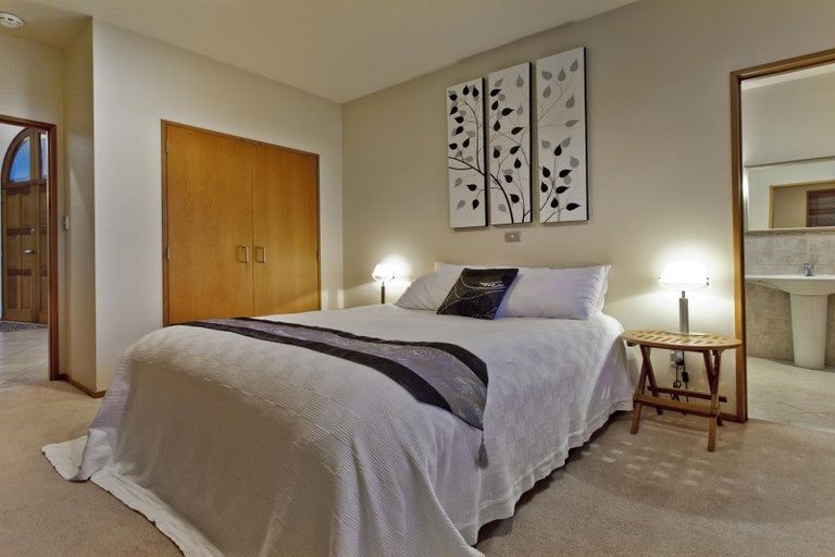 Photo of property in 20 Cliff Road, Torbay, Auckland, 0630