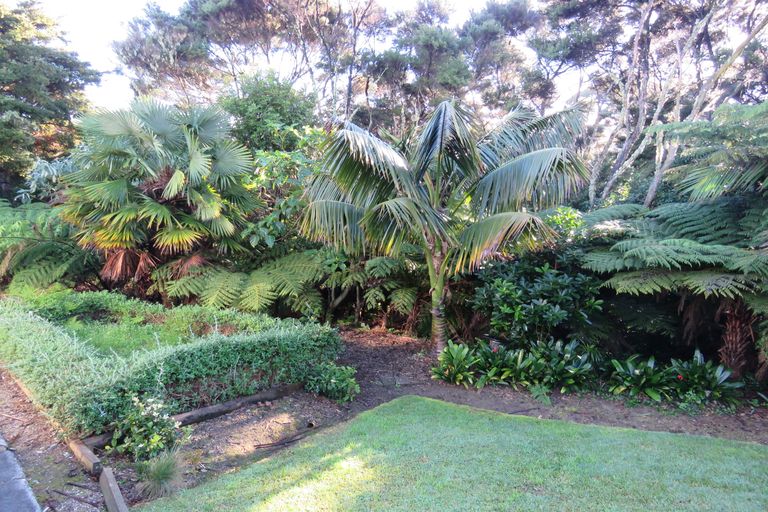 Photo of property in 12 Deeming Road, Okiato, Russell, 0272