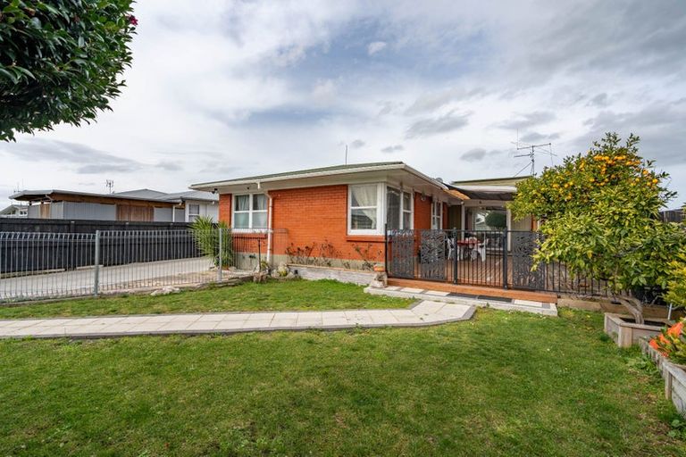 Photo of property in 4 Bremridge Place, Melville, Hamilton, 3206