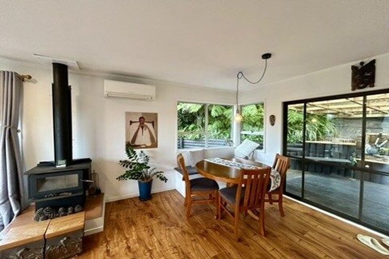 Photo of property in 22 Scotstoun Place, Glen Eden, Auckland, 0602
