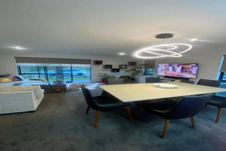 Photo of property in 28 Walter Lawry Road, Paerata, Pukekohe, 2124