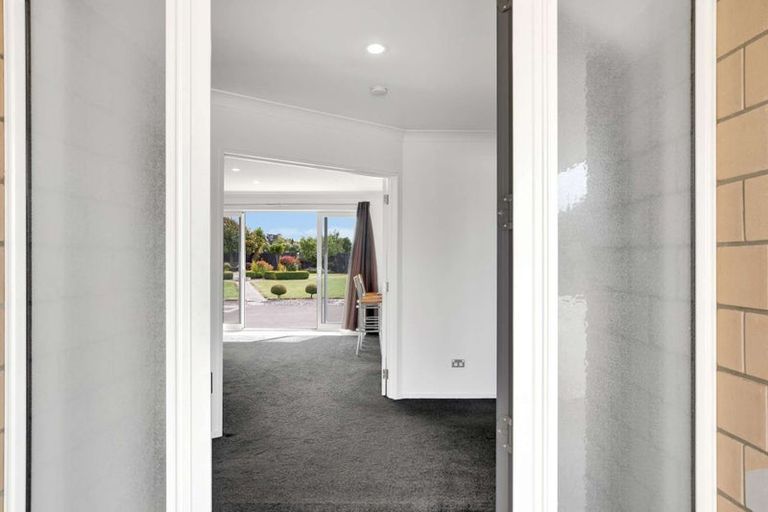 Photo of property in 15 Riverside Way, Amberley, 7410