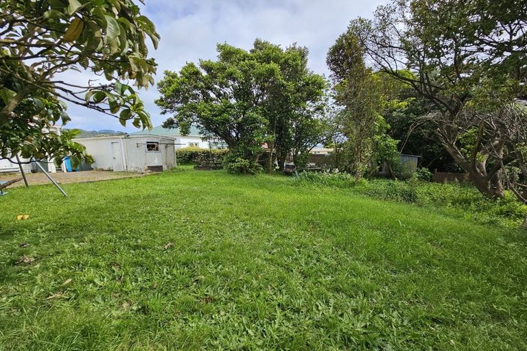 Photo of property in 35 Awatea Street, Ranui, Porirua, 5024