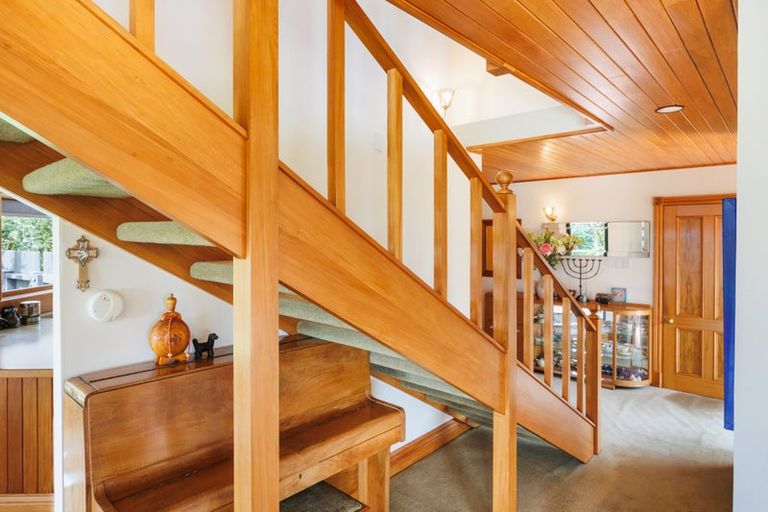 Photo of property in 96 Clifton Terrace, Fitzherbert, Palmerston North, 4410