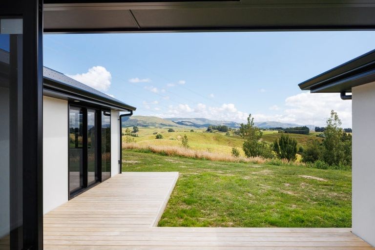 Photo of property in 132 Kingsdale Park Drive, Aokautere, Palmerston North, 4471