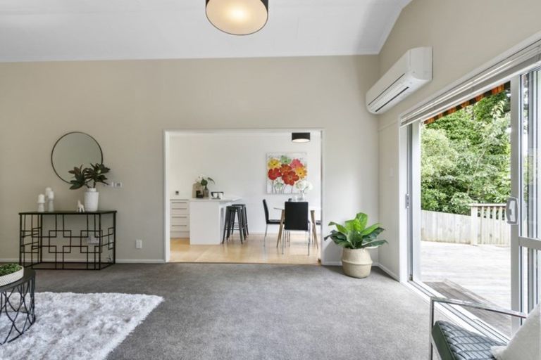 Photo of property in 65 Tirohanga Road, Tirohanga, Lower Hutt, 5010