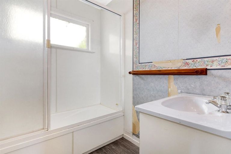 Photo of property in 17 Puriri Street, Wainuiomata, Lower Hutt, 5014