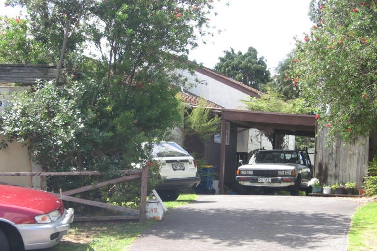 Photo of property in 12 Tusac Place, Totara Vale, Auckland, 0627
