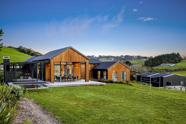 Photo of property in 56 Hull Road, Waitoki, Kaukapakapa, 0871