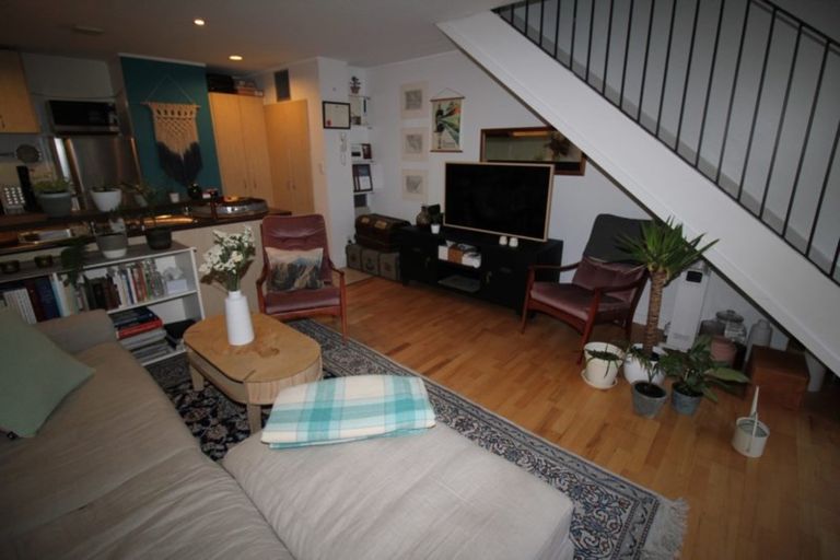 Photo of property in Mendosa Terraces Apartments, 20/9 Ebor Street, Te Aro, Wellington, 6011