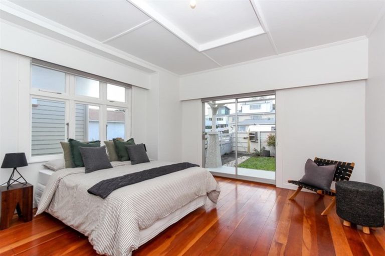 Photo of property in 22 Bulteel Street, New Plymouth, 4310