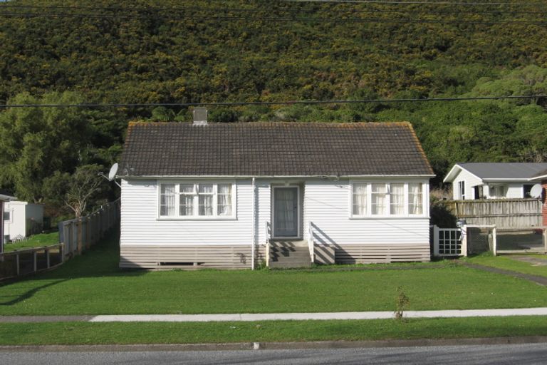 Photo of property in 196 Waddington Drive, Naenae, Lower Hutt, 5011