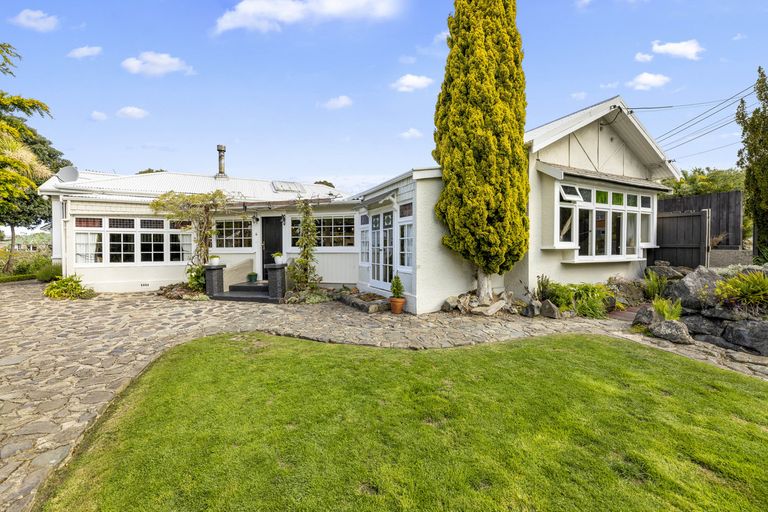 Photo of property in 19 Middleton Road, Kew, Dunedin, 9012