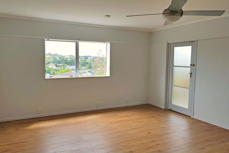 Photo of property in 1/51 Shanaway Rise, Hillcrest, Auckland, 0627