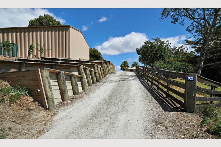 Photo of property in 921 Ngakoroa Road, Ormond, Gisborne, 4071