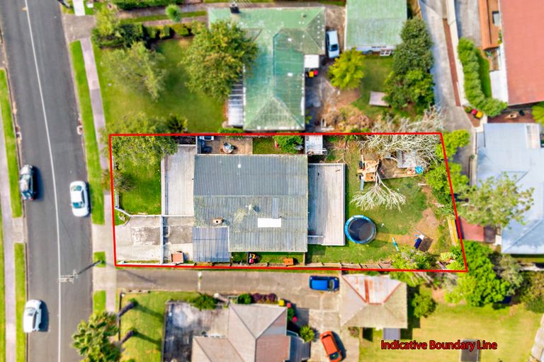 Photo of property in 26 Tiraumea Drive, Pakuranga, Auckland, 2010