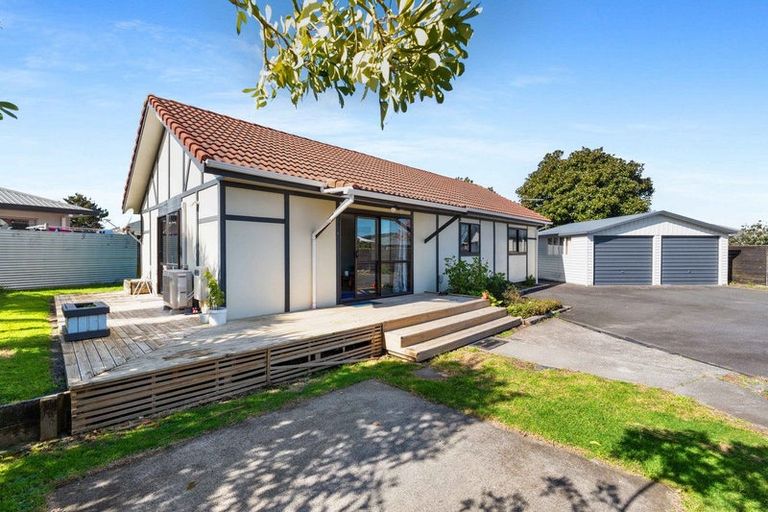 Photo of property in 9b Lyn Grove, Papamoa Beach, Papamoa, 3118