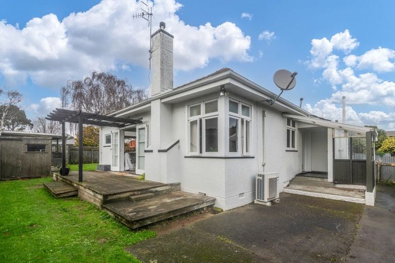 Photo of property in 6 Franklin Avenue, Hokowhitu, Palmerston North, 4410