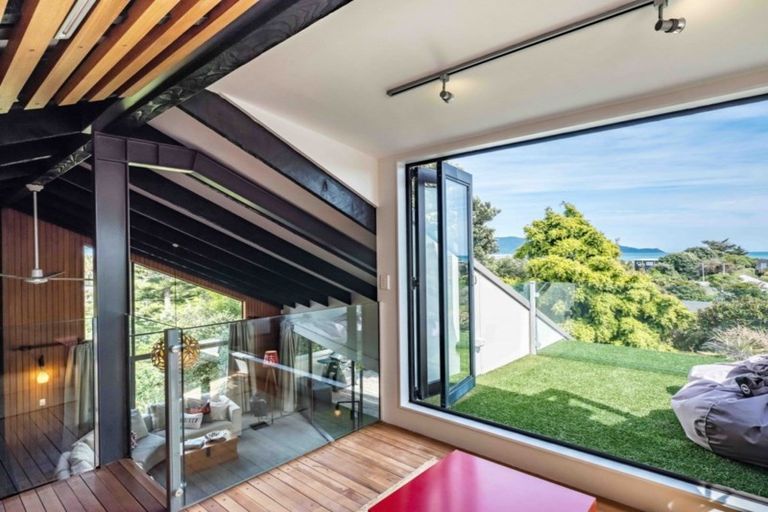 Photo of property in 9 Hona Street, Waikanae Beach, Waikanae, 5036