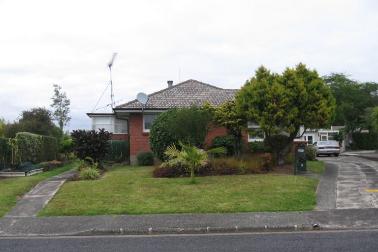 Photo of property in 1/34 Evelyn Place, Hillcrest, Auckland, 0627