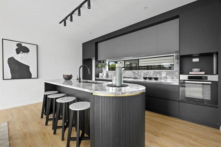 Photo of property in 7/5 Lemon Grove Lane, Greenhithe, Auckland, 0632