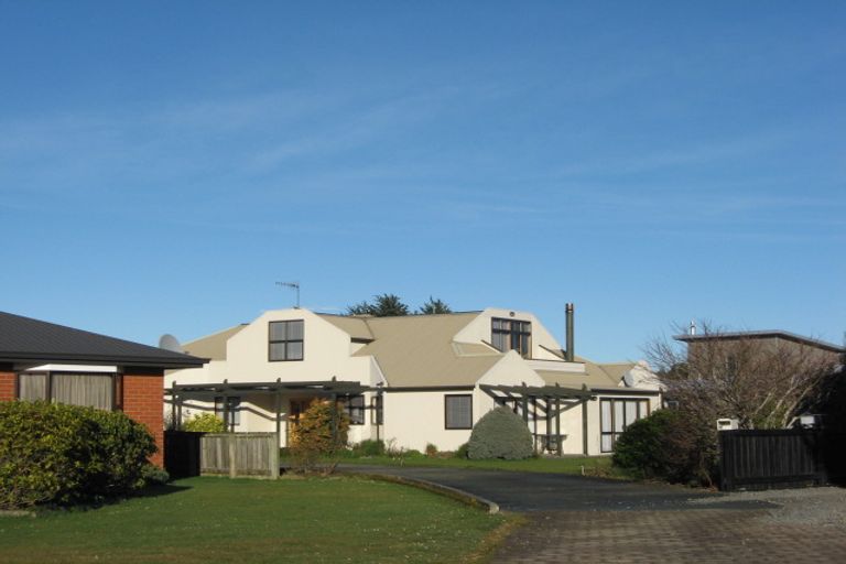 Photo of property in 37 Anne Street, Winton, 9720