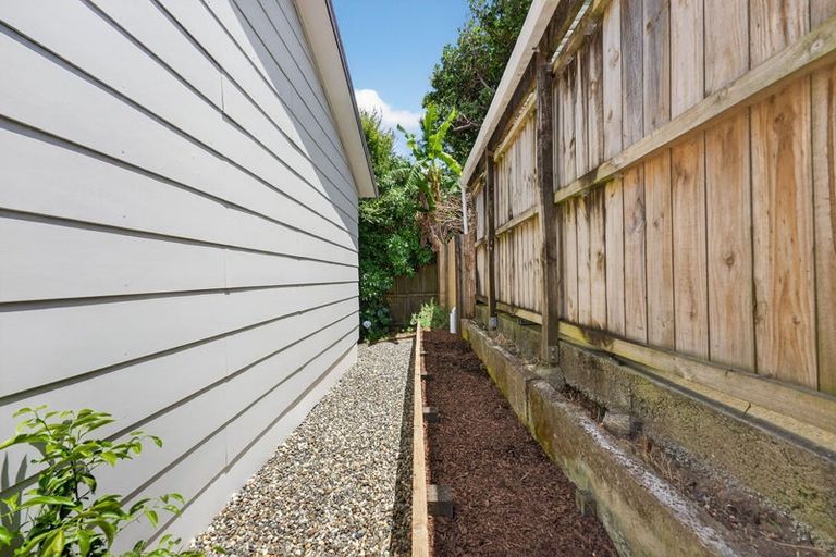 Photo of property in 2/31 Verran Road, Birkenhead, Auckland, 0626