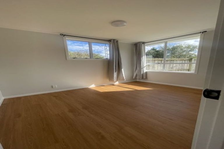 Photo of property in 1/22 Edgeworth Road, Glenfield, Auckland, 0629