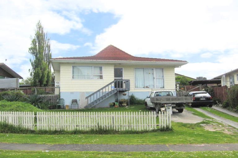 Photo of property in 19 Frobisher Way, Clendon Park, Auckland, 2103