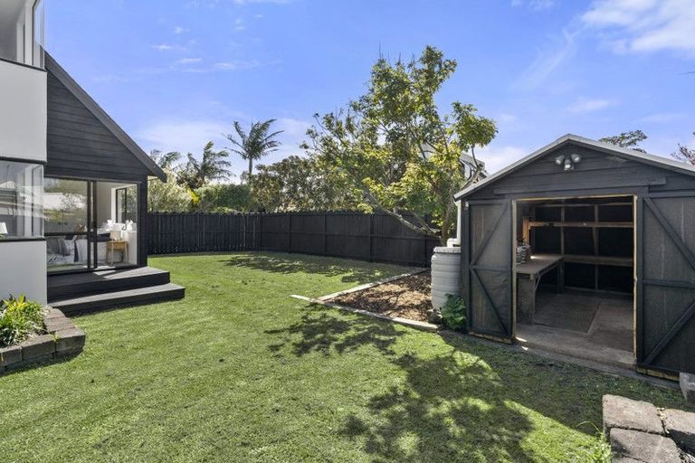 Photo of property in 2/94 Norwood Road, Bayswater, Auckland, 0622