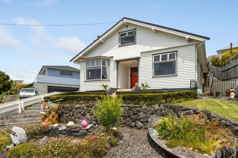 Photo of property in 22 Peace Avenue, Moturoa, New Plymouth, 4310