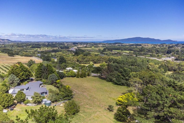 Photo of property in 37 Hadfield Road, Peka Peka, Waikanae, 5391