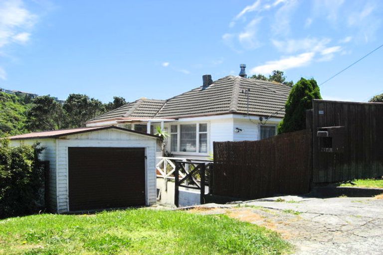 Photo of property in 39 Mandalay Terrace, Khandallah, Wellington, 6035