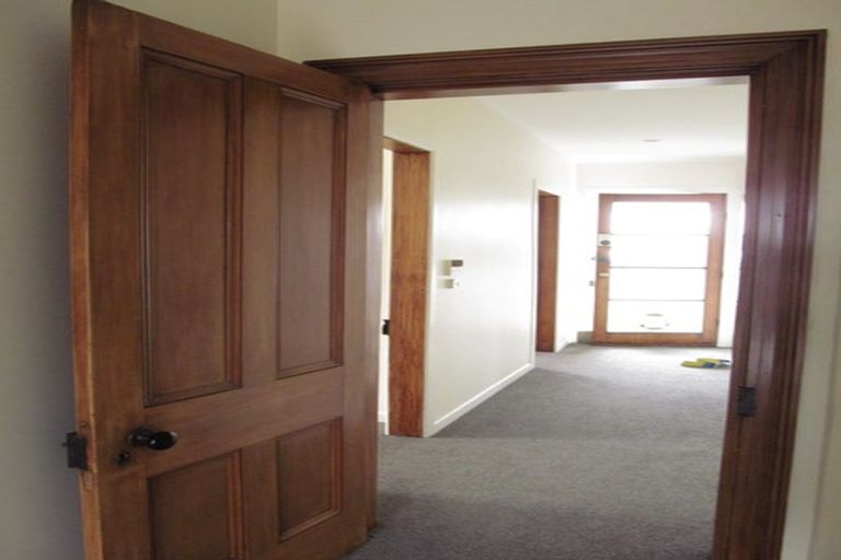 Photo of property in 7 Cardall Street, Newtown, Wellington, 6021