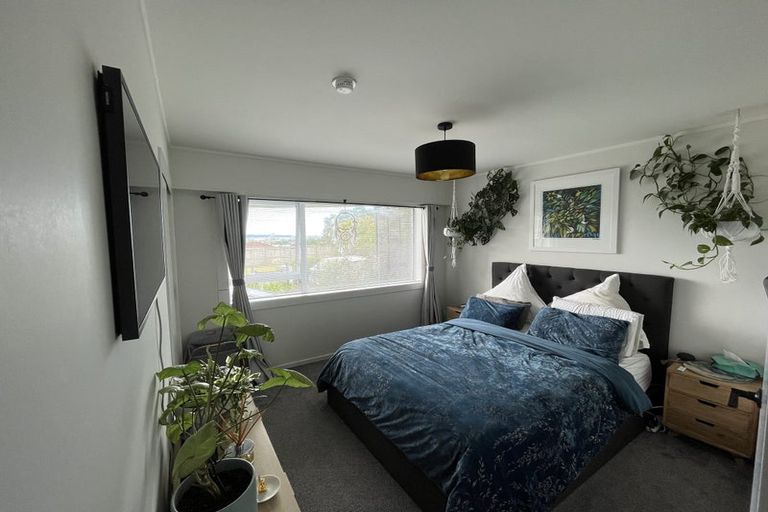 Photo of property in 1 Pleasant Road, Glen Eden, Auckland, 0602