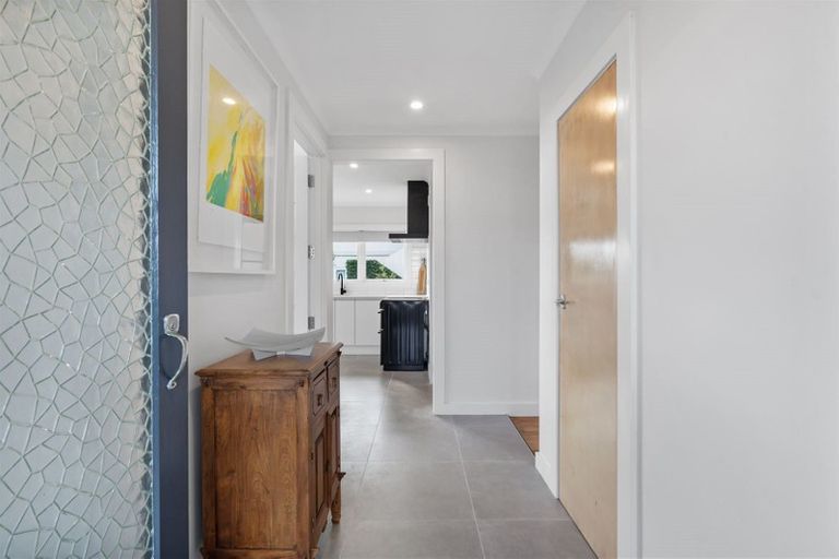 Photo of property in 109 Hutchinsons Road, Bucklands Beach, Auckland, 2014