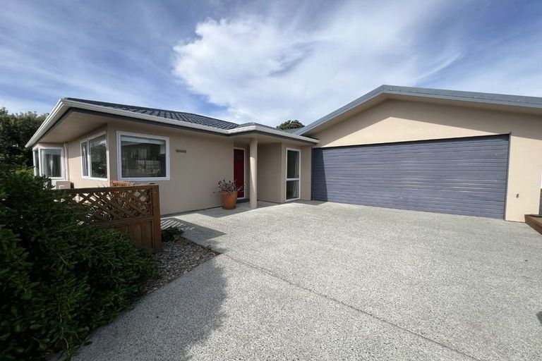 Photo of property in 20a Lambley Road, Titahi Bay, Porirua, 5022