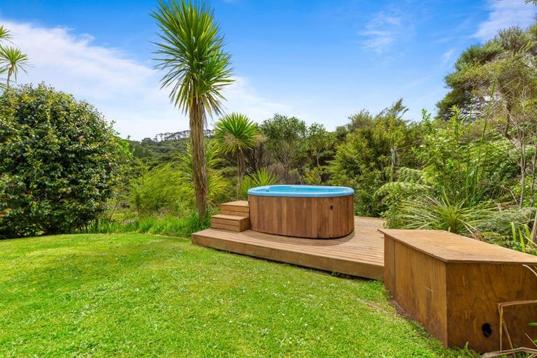 Photo of property in 90 Lone Kauri Road, Karekare, Auckland, 0772