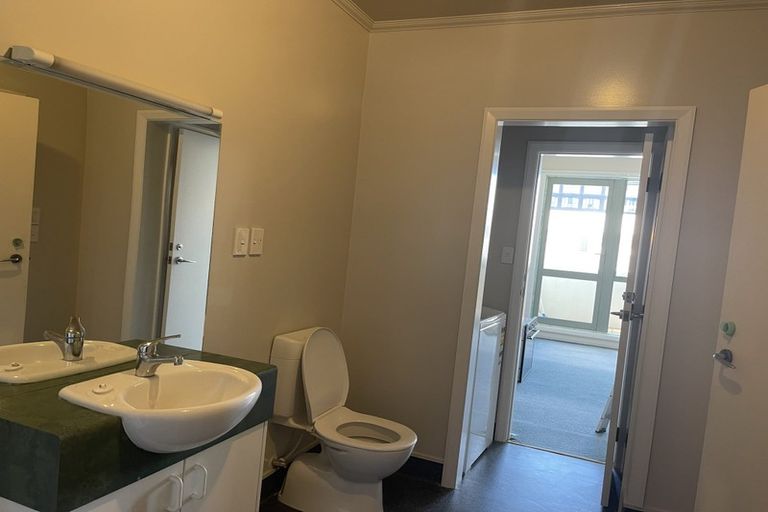 Photo of property in Town End Apartments And Courtena, 2c/30 Allen Street, Te Aro, Wellington, 6011