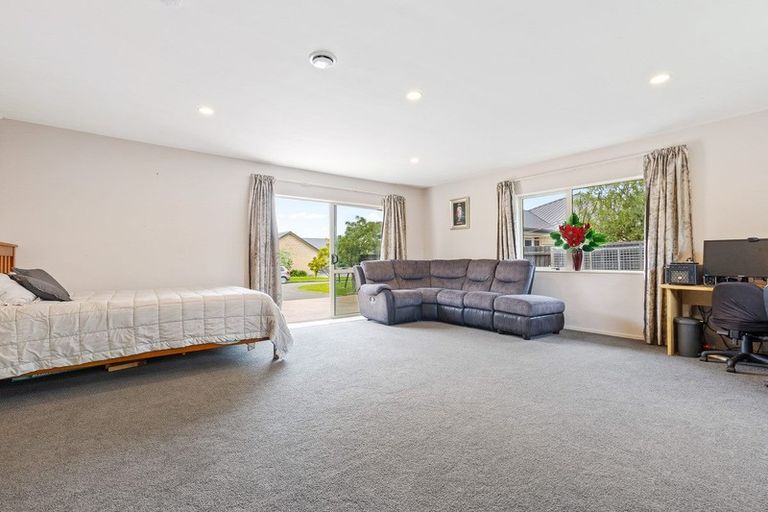 Photo of property in 14 Calvandra Grove, Rangiora, 7400