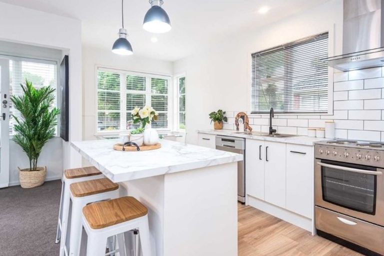 Photo of property in 17 Ballantyne Avenue, Upper Riccarton, Christchurch, 8041