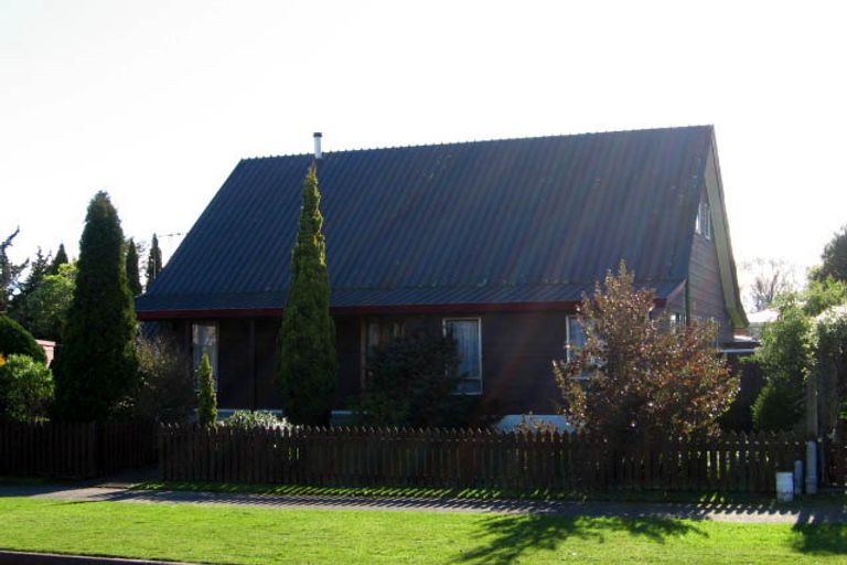 Photo of property in 9 Huata Place, West End, Palmerston North, 4412