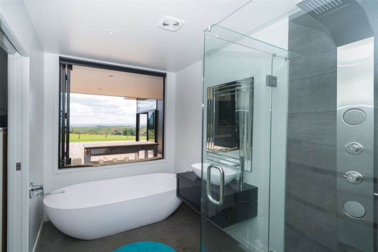 Photo of property in 69 County Heights Drive, Aokautere, Palmerston North, 4471