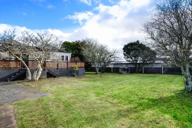 Photo of property in 291 Henderson Valley Road, Henderson, Auckland, 0612