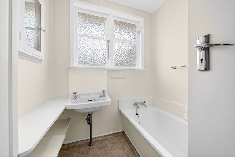 Photo of property in 6 Jones Place, Masterton, 5810