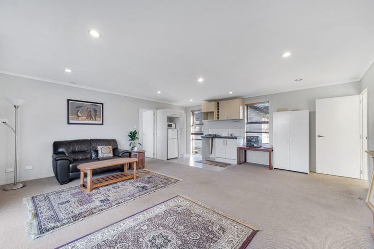 Photo of property in 75 Bruce Pulman Drive, Takanini, 2112